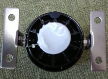 Load image into Gallery viewer, SM-011 68mm round fog lamp H11 bulb specification (bulbless) HID compatible specification Left and right set Clear lens E-MARK, SAE acquired Accessories: 4 T-type stays, stainless steel, 4 screws & nuts, 8 flat washers , 4 hexagon nuts